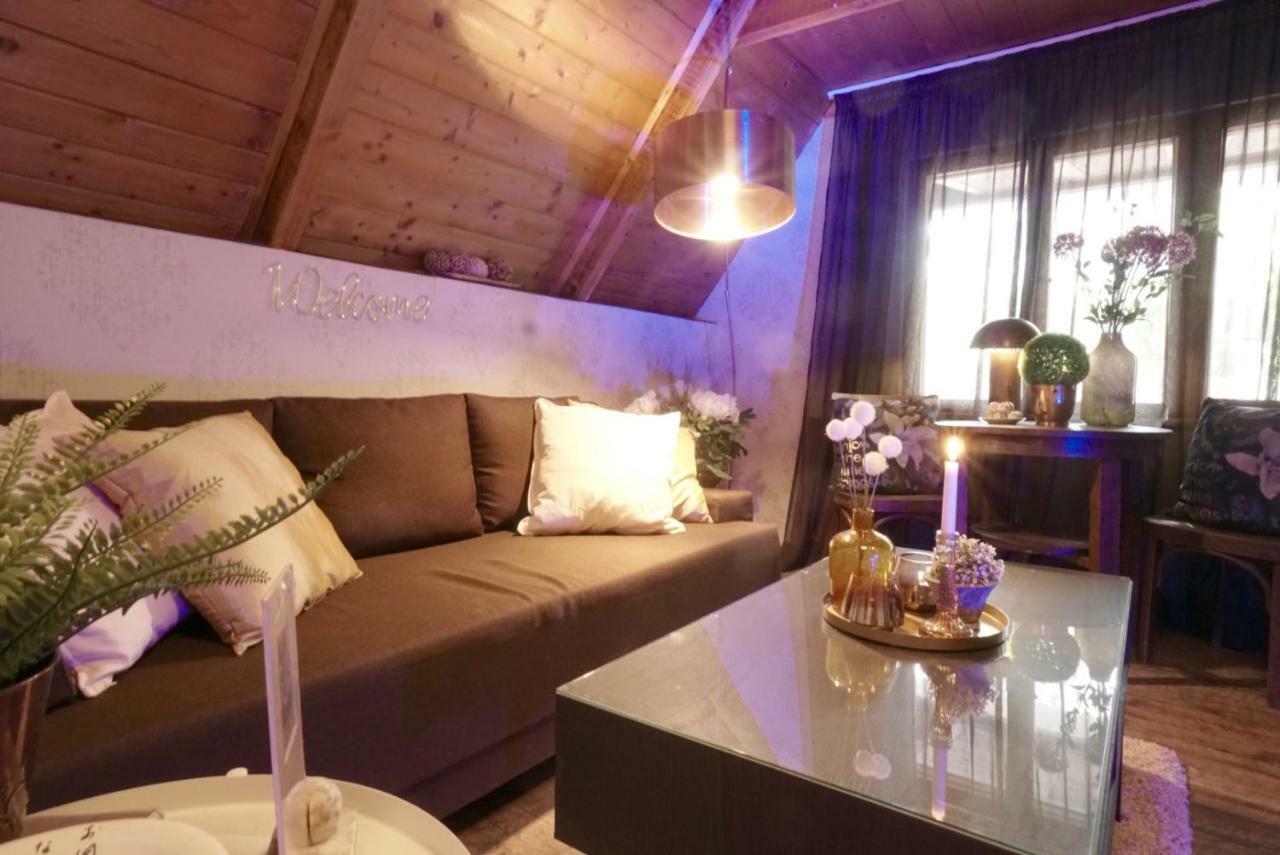 Nadi'S Holiday Home - Heart Of Woods, Szentendre Island Szigetmonostor Eksteriør billede